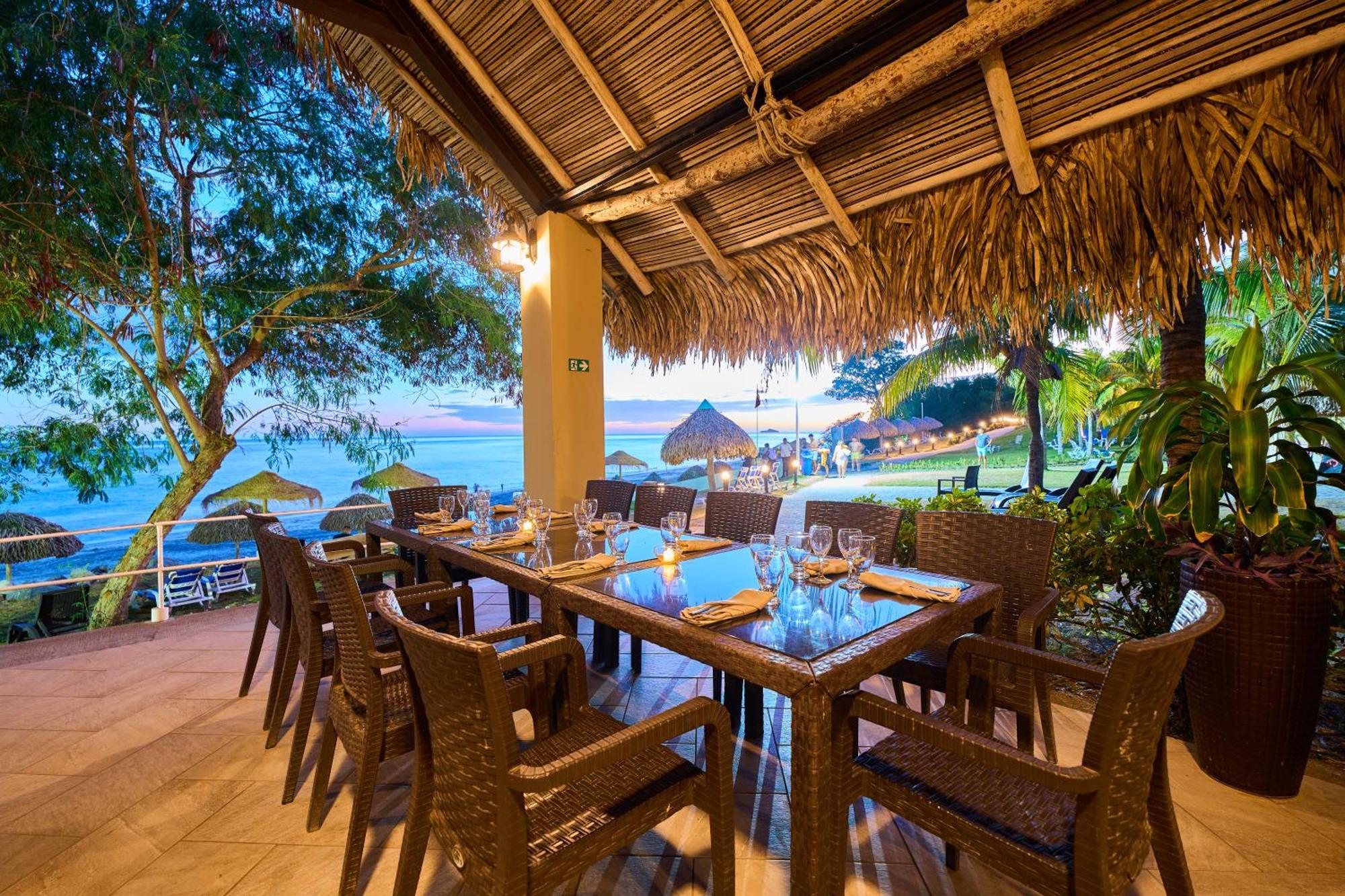 Gran Evenia Bijao Otel Santa Clara  Dış mekan fotoğraf The Beachfront Restaurant