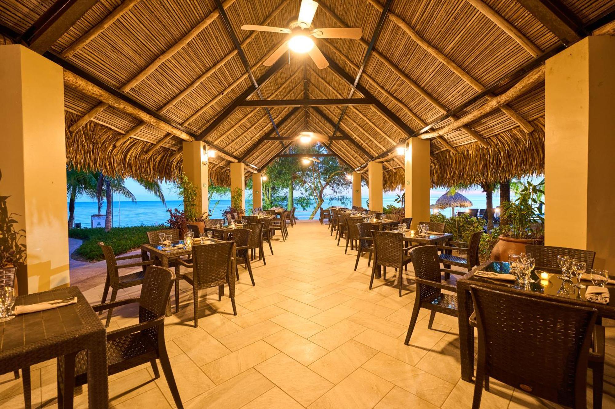 Gran Evenia Bijao Otel Santa Clara  Dış mekan fotoğraf The restaurant at the resort